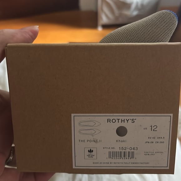 NEW Rothy's “The Point” Tan Pointed-Toe Flats with V-Cut Design - Picture 3 of 5